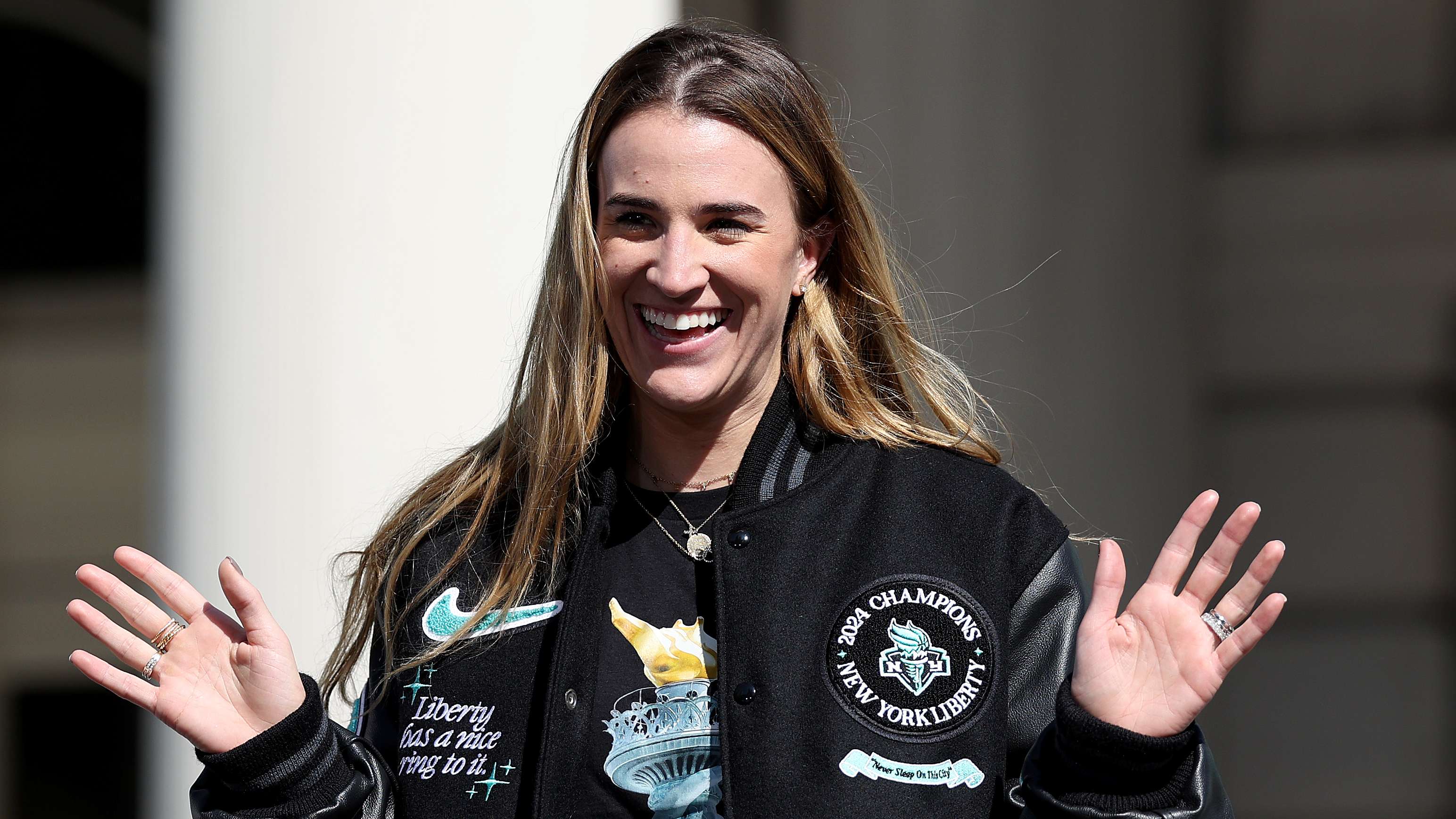 匿于领口 匿于领口