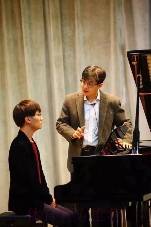 巴赫与青年师生共话奥林匹克精神 巴赫与青年师生共话奥林匹克精神